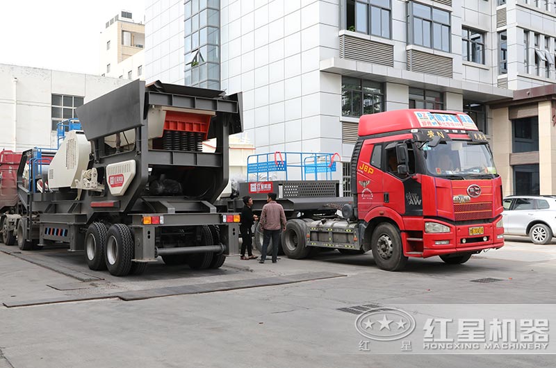 一套大型建筑垃圾粉碎機設(shè)備發(fā)貨